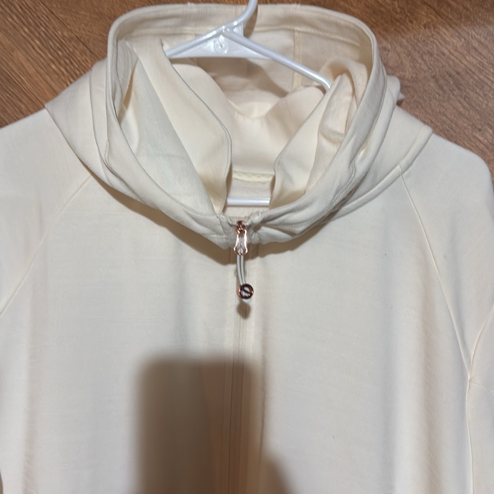 SHAPE HOODIE - Picture 2 of 5